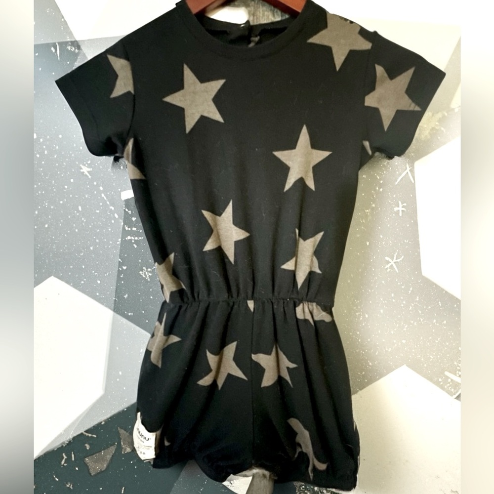 Nununu star romper.  Size 6-7